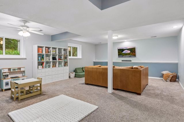 1148 Kenilworth Drive, Woodbury, MN 55125