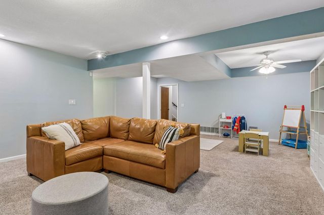 1148 Kenilworth Drive, Woodbury, MN 55125