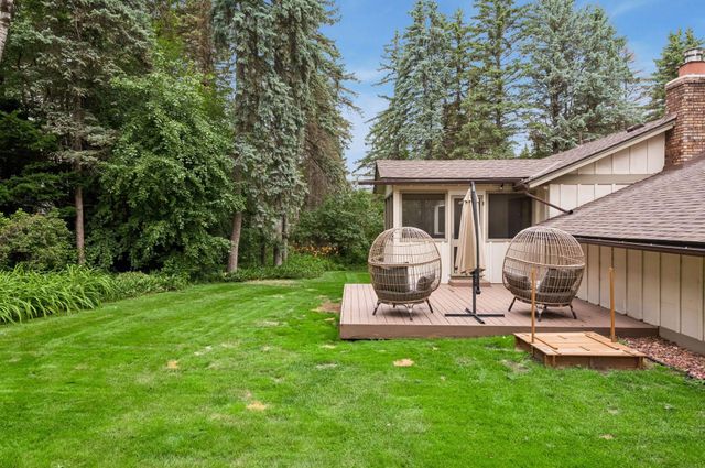 1148 Kenilworth Drive, Woodbury, MN 55125