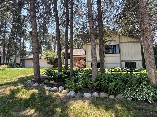 1148 Kenilworth Drive, Woodbury, MN 55125