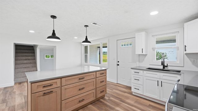 12021 E Jackson Street, Parker City, IN 47368