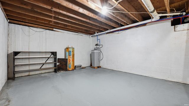 12021 E Jackson Street, Parker City, IN 47368