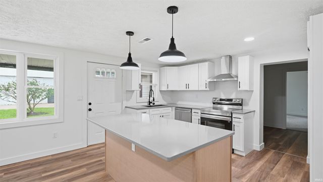 12021 E Jackson Street, Parker City, IN 47368