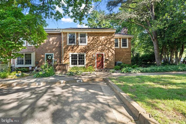 2172 GOLF COURSE DR, Reston, VA 20191
