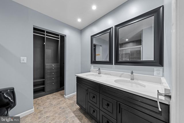 2172 GOLF COURSE DR, Reston, VA 20191