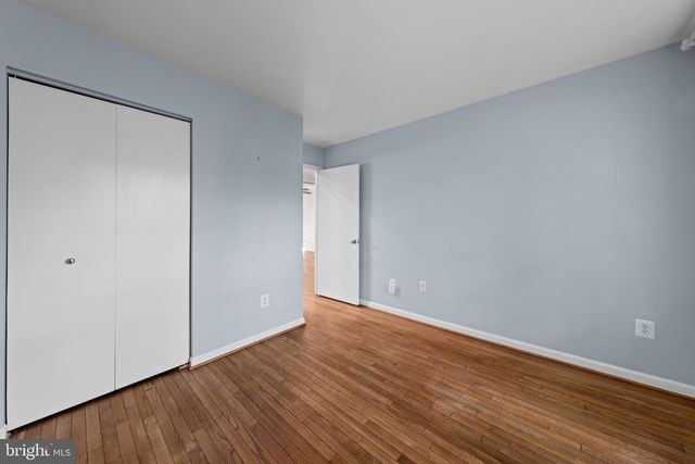 2172 GOLF COURSE DR, Reston, VA 20191