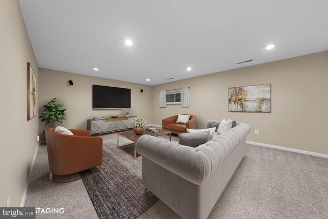2172 GOLF COURSE DR, Reston, VA 20191