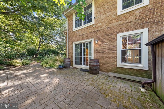 2172 GOLF COURSE DR, Reston, VA 20191