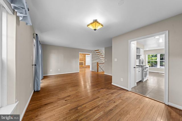 2172 GOLF COURSE DR, Reston, VA 20191