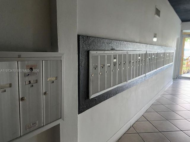 1975 NE 135th St 2D, North Miami, FL 33181