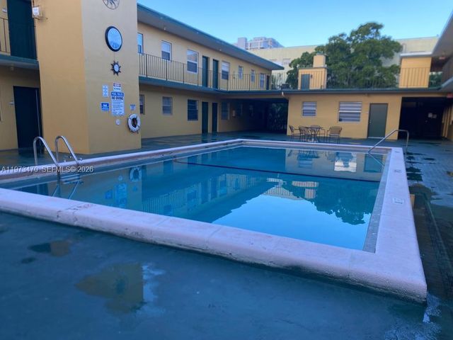 1975 NE 135th St 2D, North Miami, FL 33181