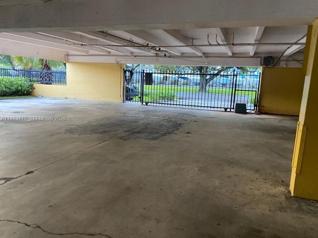 1975 NE 135th St 2D, North Miami, FL 33181