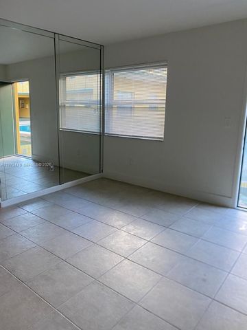 1975 NE 135th St 2D, North Miami, FL 33181