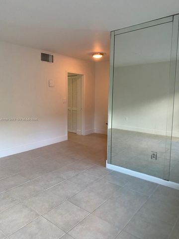 1975 NE 135th St 2D, North Miami, FL 33181