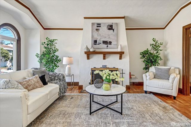 2431 Ulloa Street, San Francisco, CA 94116