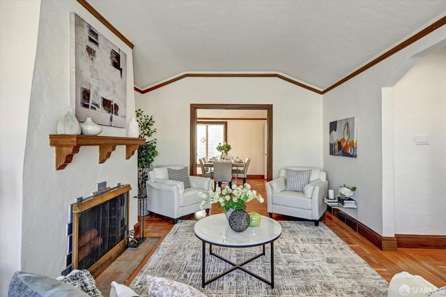 2431 Ulloa Street, San Francisco, CA 94116