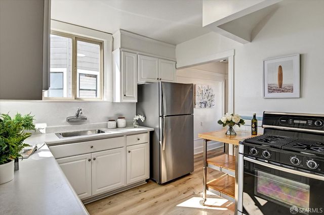 2431 Ulloa Street, San Francisco, CA 94116