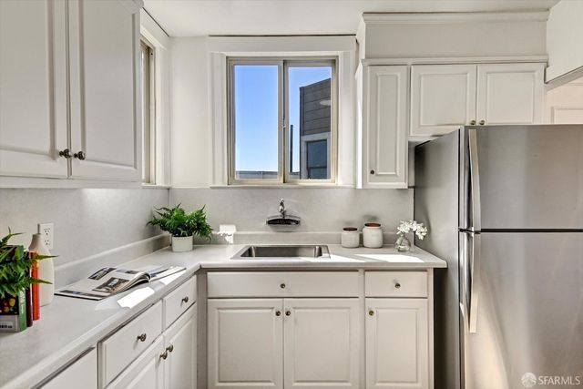 2431 Ulloa Street, San Francisco, CA 94116