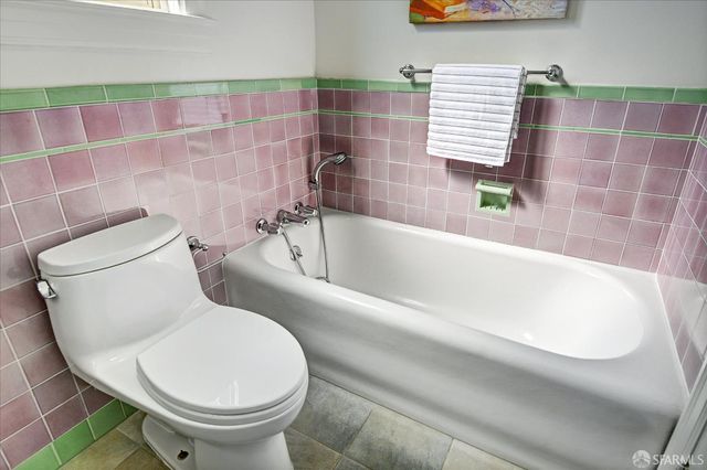 2431 Ulloa Street, San Francisco, CA 94116