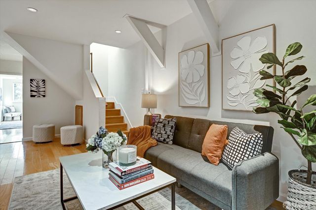 2431 Ulloa Street, San Francisco, CA 94116