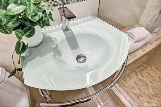 2431 Ulloa Street, San Francisco, CA 94116