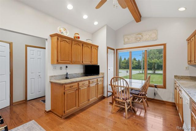 9210 Newburgh Road, Livonia, MI 48150