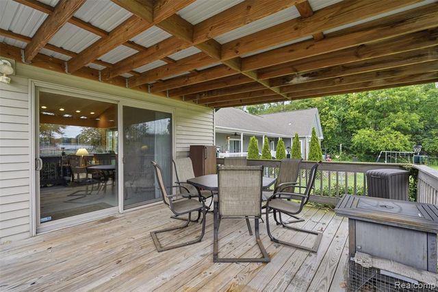 9210 Newburgh Road, Livonia, MI 48150