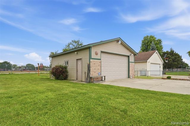 9210 Newburgh Road, Livonia, MI 48150