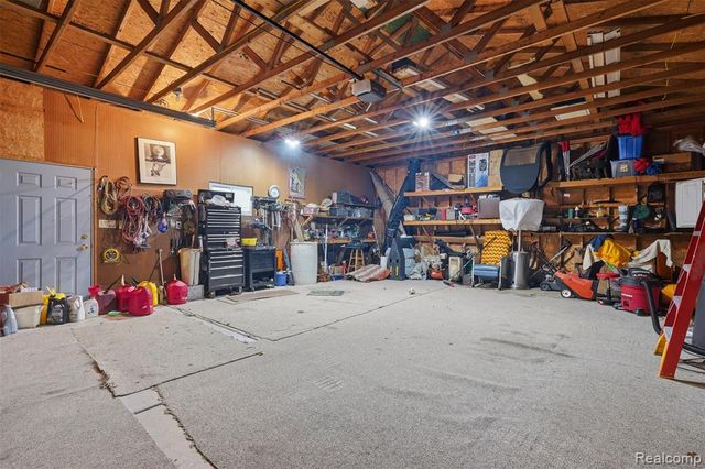 9210 Newburgh Road, Livonia, MI 48150