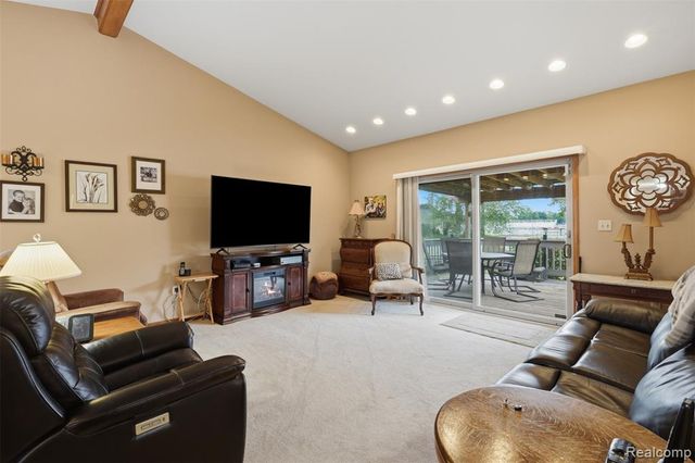 9210 Newburgh Road, Livonia, MI 48150