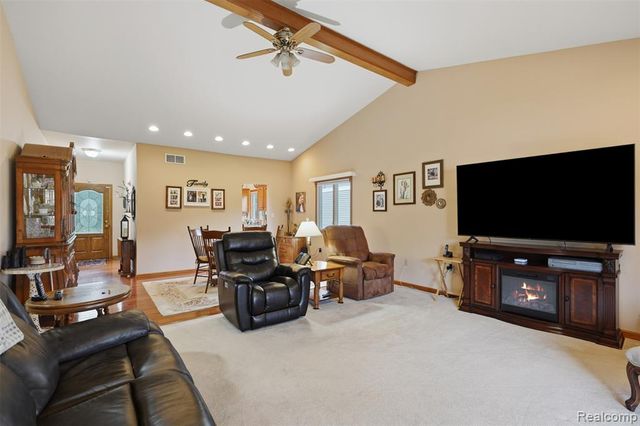 9210 Newburgh Road, Livonia, MI 48150