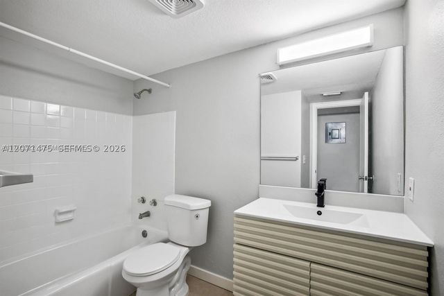 850 E Commercial Blvd 214B, Oakland Park, FL 33334