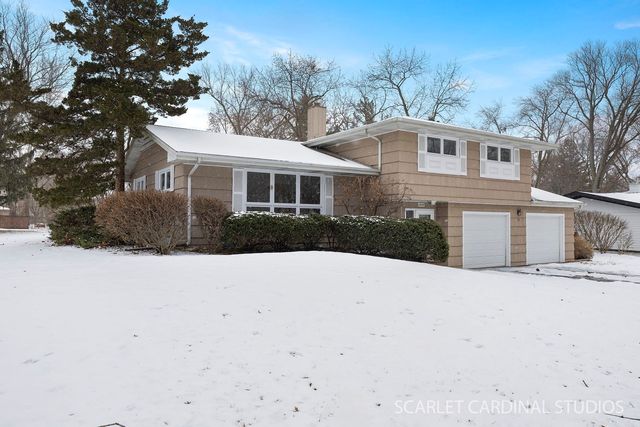 1210 Lawnmeadow Lane, Naperville, IL 60540