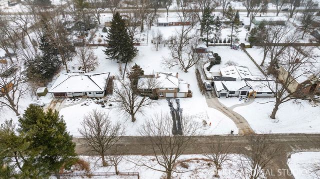 1210 Lawnmeadow Lane, Naperville, IL 60540