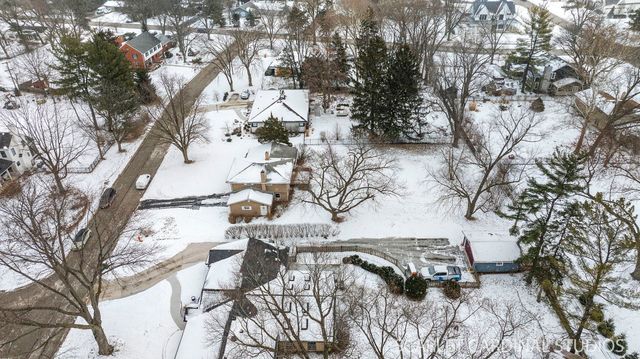 1210 Lawnmeadow Lane, Naperville, IL 60540