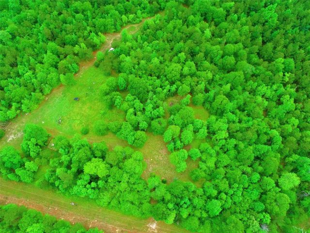 2401 W Geronimo Trail, Cleveland, TX 77328