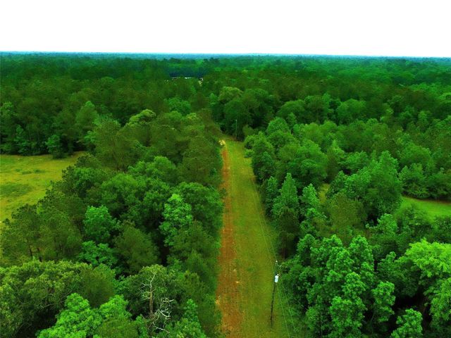 2401 W Geronimo Trail, Cleveland, TX 77328