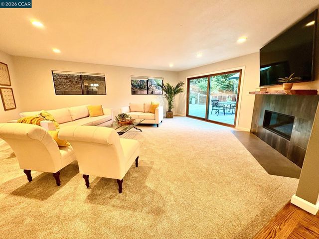 2589 Pebble Beach Loop, Lafayette, CA 94549