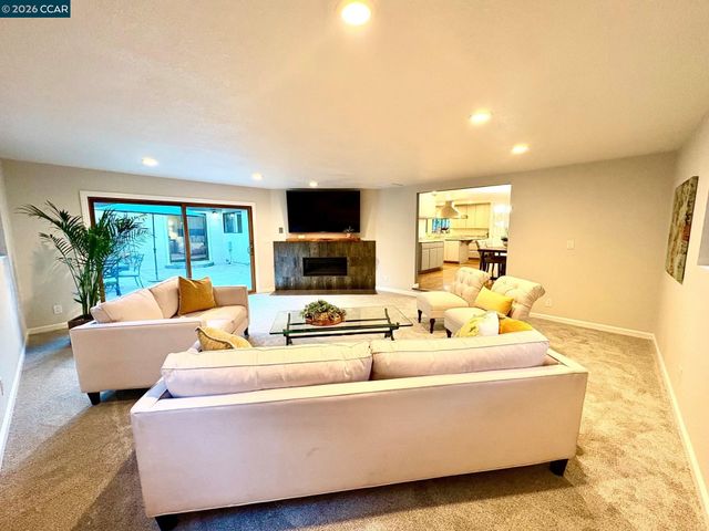 2589 Pebble Beach Loop, Lafayette, CA 94549