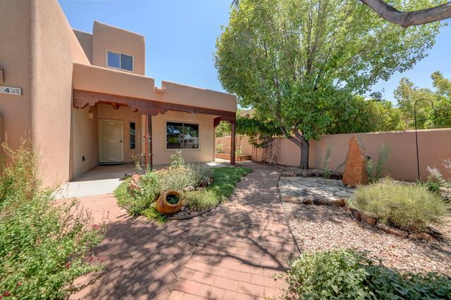 3044 Pueblo Puye, Santa Fe, NM 87507