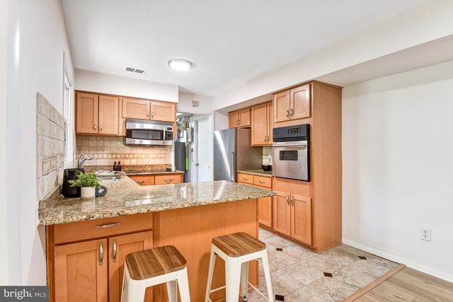 4407 MANOR HALL LN, Fairfax, VA 22033