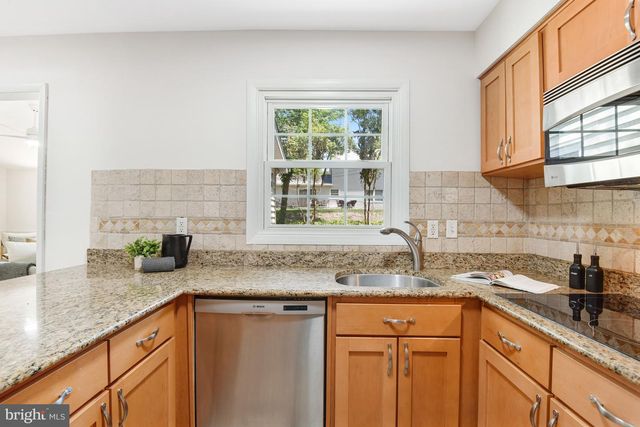 4407 MANOR HALL LN, Fairfax, VA 22033