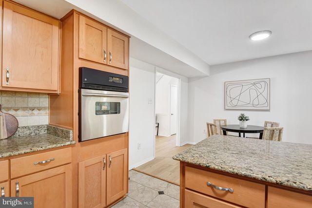 4407 MANOR HALL LN, Fairfax, VA 22033