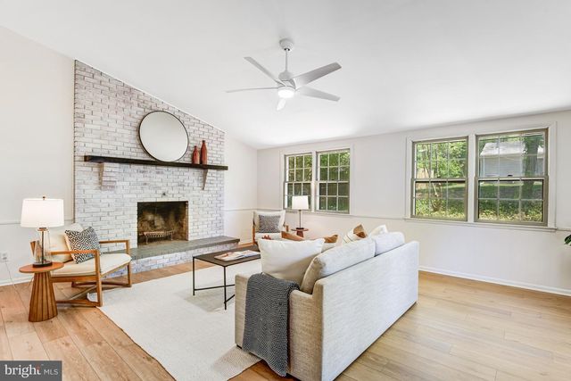 4407 MANOR HALL LN, Fairfax, VA 22033
