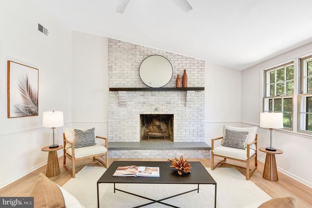 4407 MANOR HALL LN, Fairfax, VA 22033