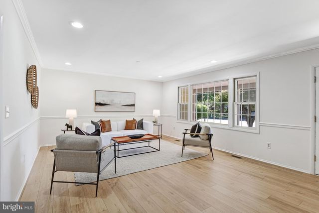 4407 MANOR HALL LN, Fairfax, VA 22033