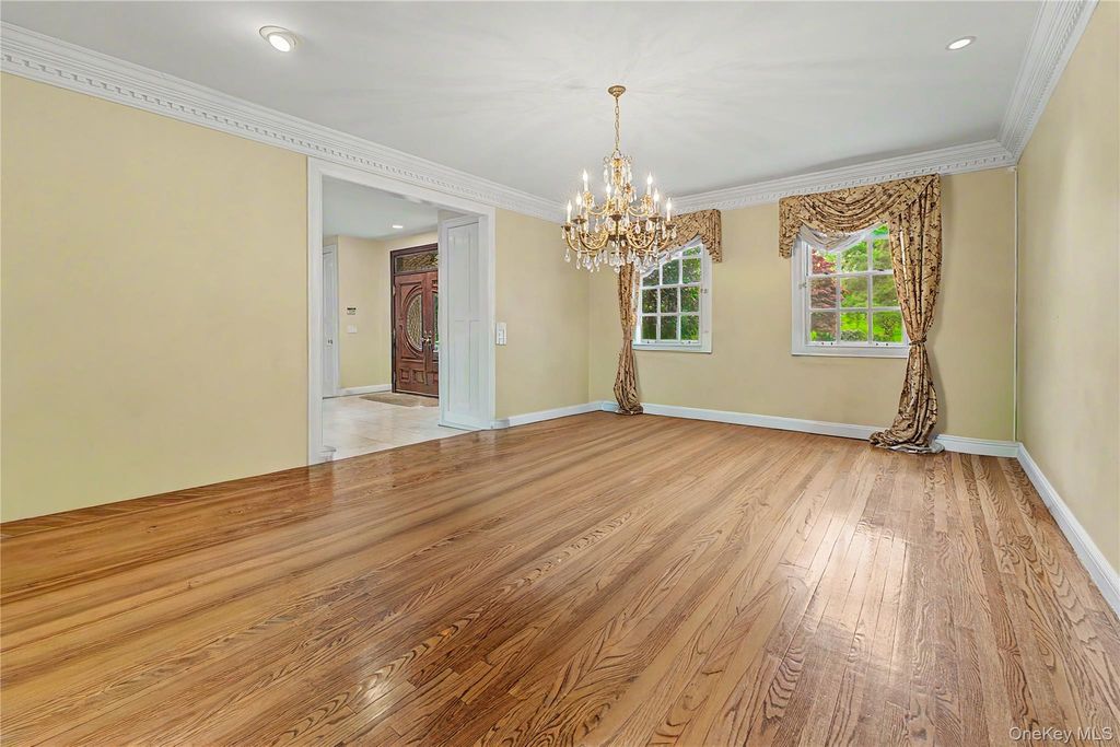 12 Chauncey Place, Woodbury, NY 11797 — photo 5