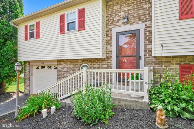 1915 WILDERNESS RD, Lancaster, PA 17603