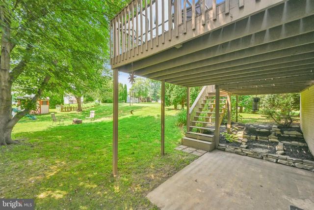 1915 WILDERNESS RD, Lancaster, PA 17603