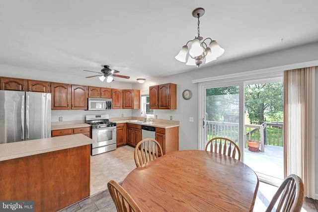 1915 WILDERNESS RD, Lancaster, PA 17603